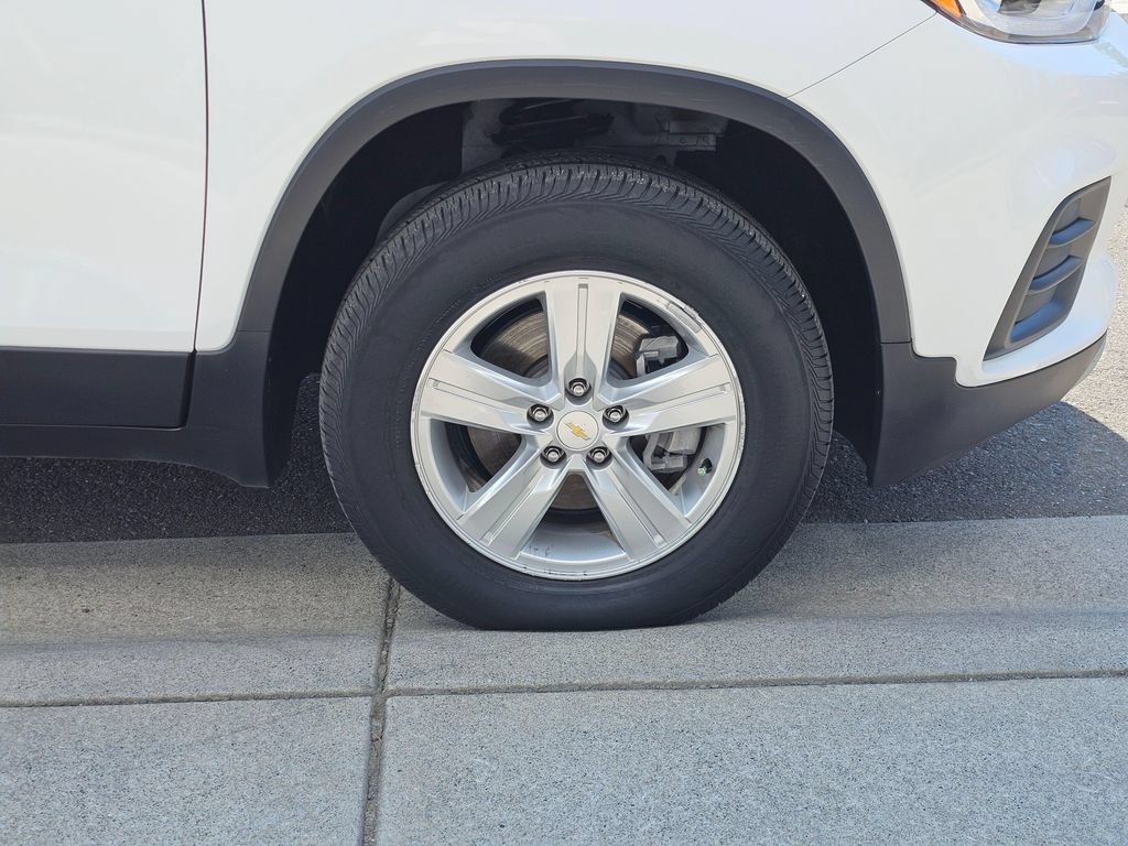 Used 2022 Chevrolet Trax LT w/ LT Convenience Package AWD/4WD image 8