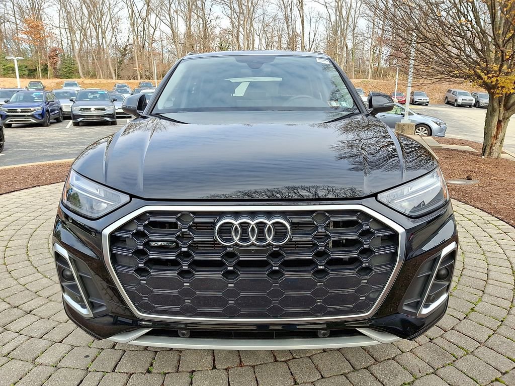 Used 2023 Audi Q5 e Premium Plus w/ Premium Plus Package image 2