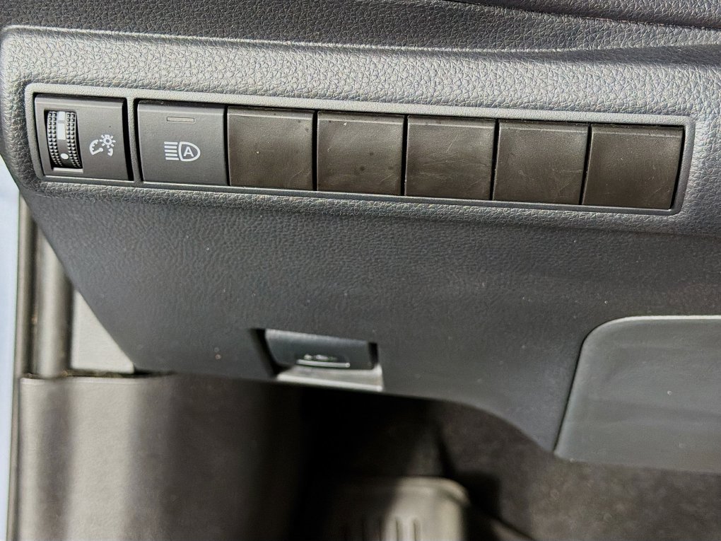 Used 2024 Toyota Corolla SE FWD image 15