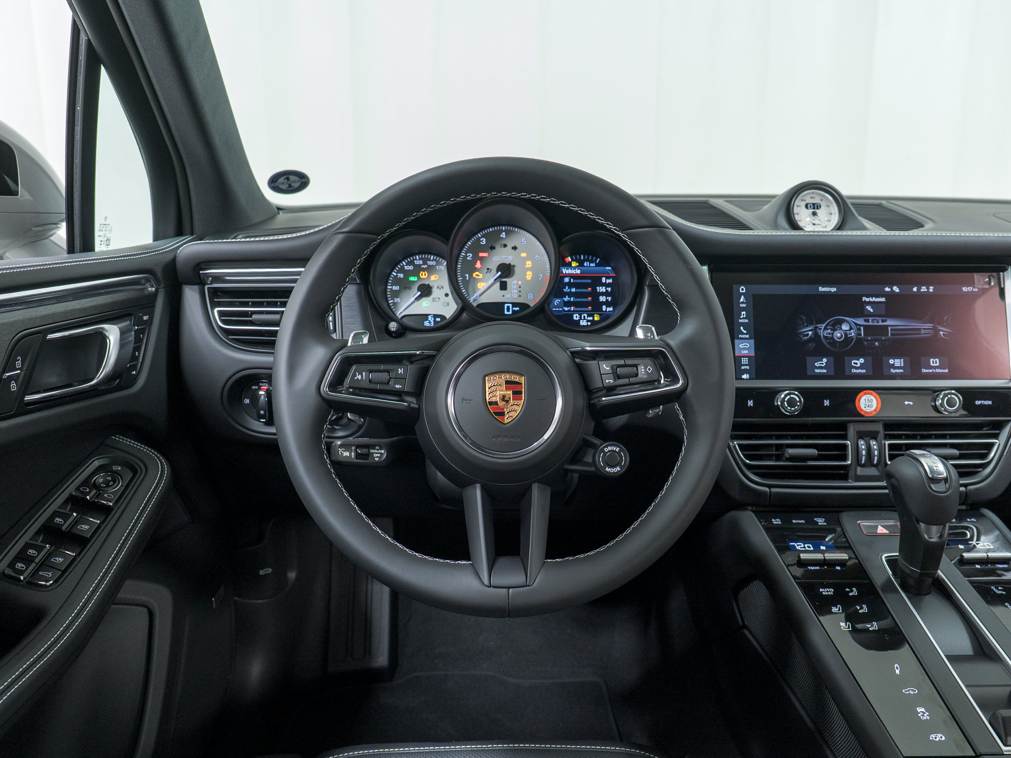 Used 2026 Porsche Macan GTS AWD/4WD image 22