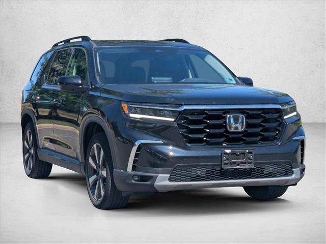 Used 2023 Honda Pilot Touring image 3
