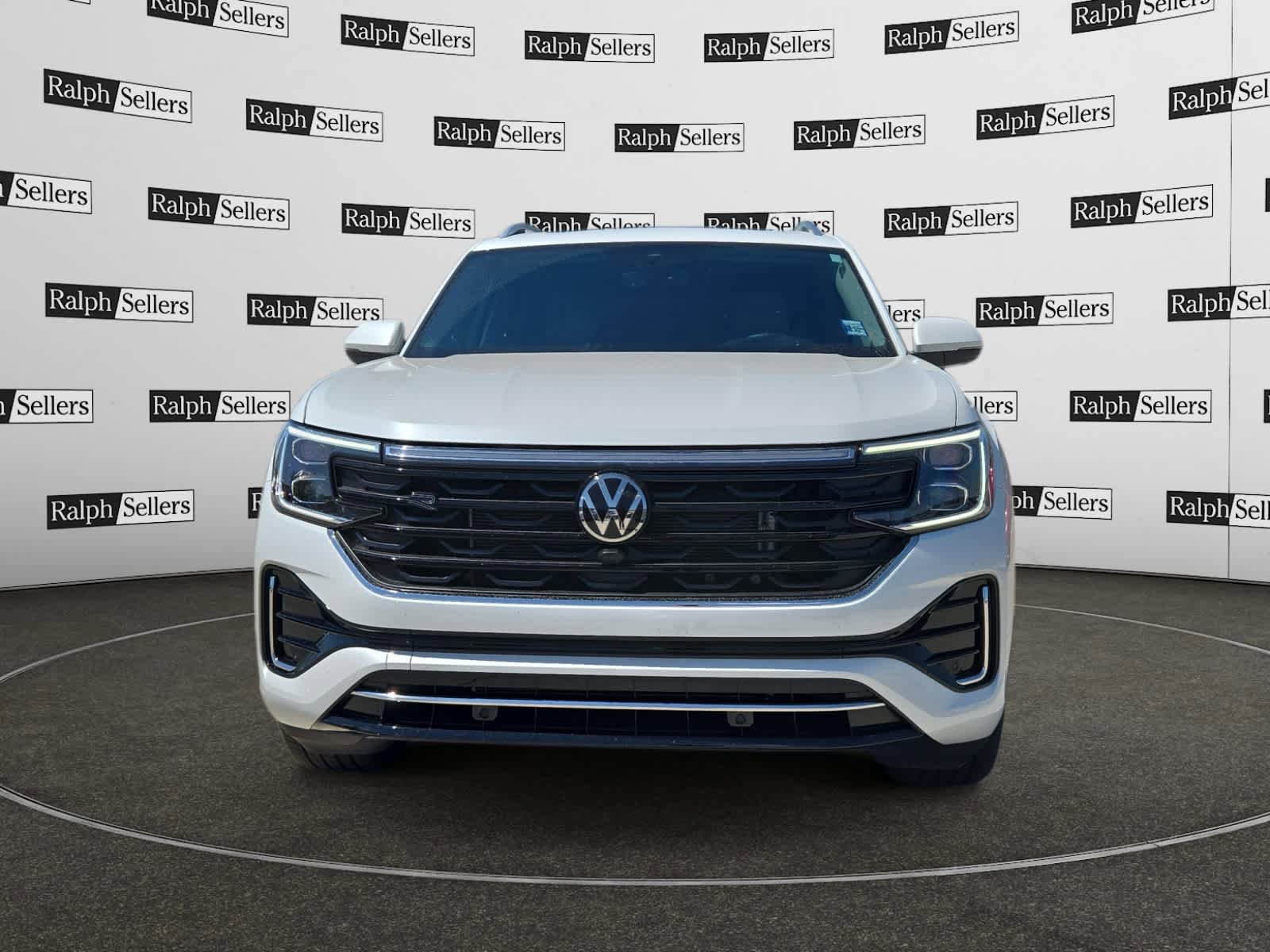 Used 2025 Volkswagen Atlas SEL Premium R-Line image 8