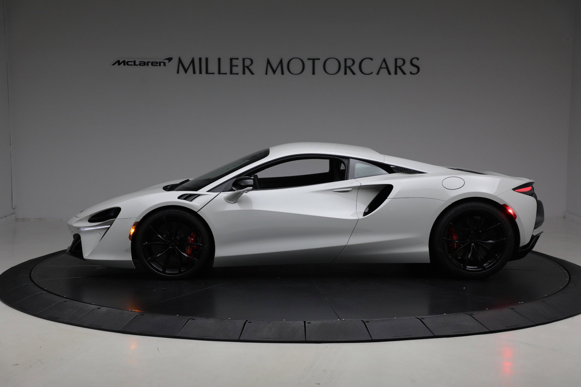 New 2026 McLaren Artura image 3