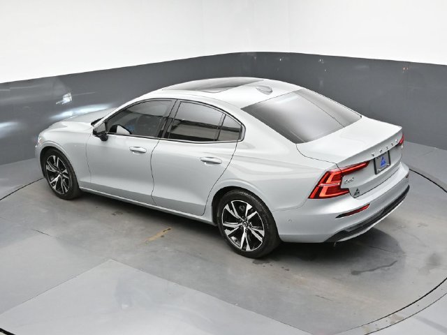 Used 2025 Volvo S60 B5 Plus FWD image 44