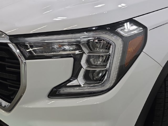 Used 2023 GMC Terrain SLE w/ Driver Convenience Package AWD/4WD image 28
