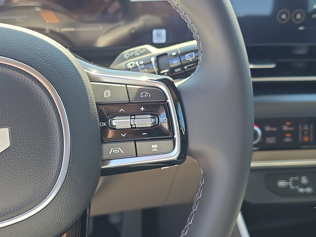 New 2026 Kia Carnival FWD image 31