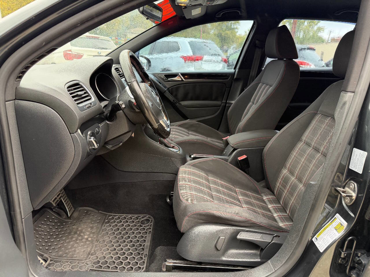 Used 2010 Volkswagen GTI 4-Door image 9