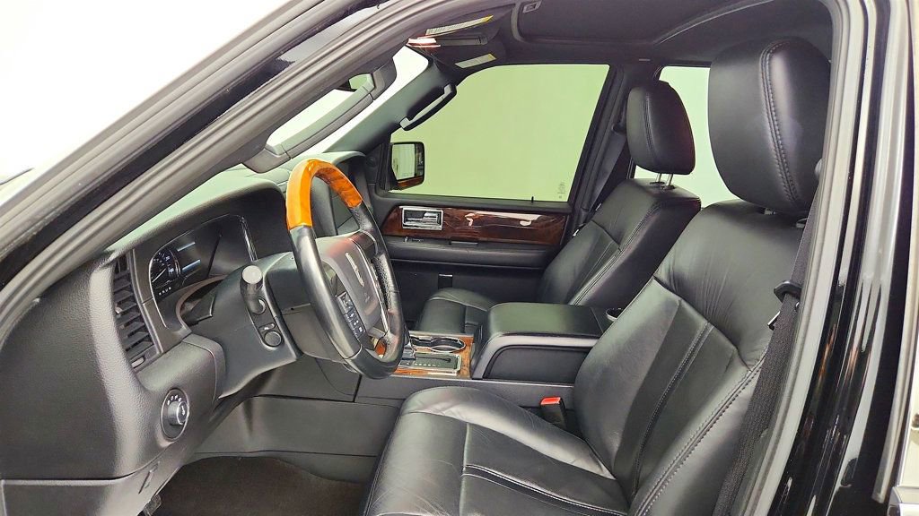 Used 2016 Lincoln Navigator Select AWD/4WD image 21