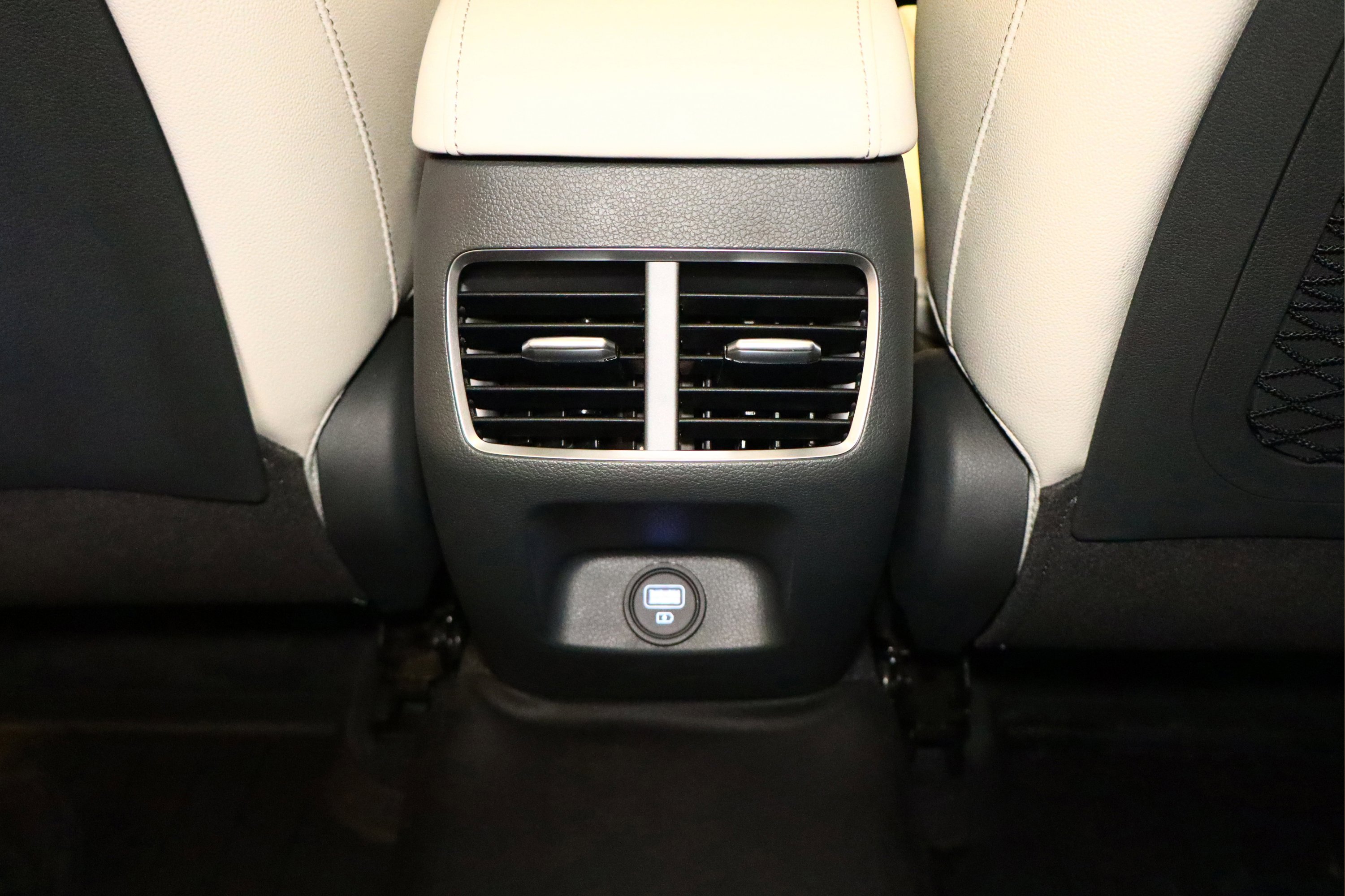 Used 2023 Hyundai Sonata Limited w/ Preferred Accessory Package image 39