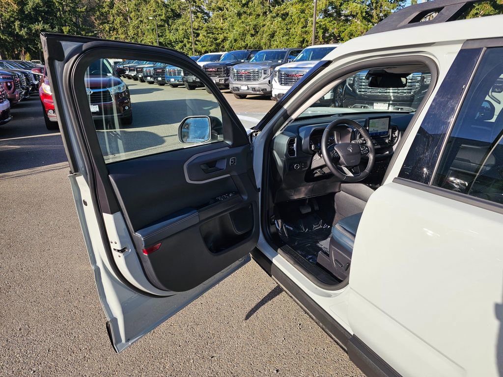Used 2023 Ford Bronco Sport Outer Banks w/ Tech Package image 18
