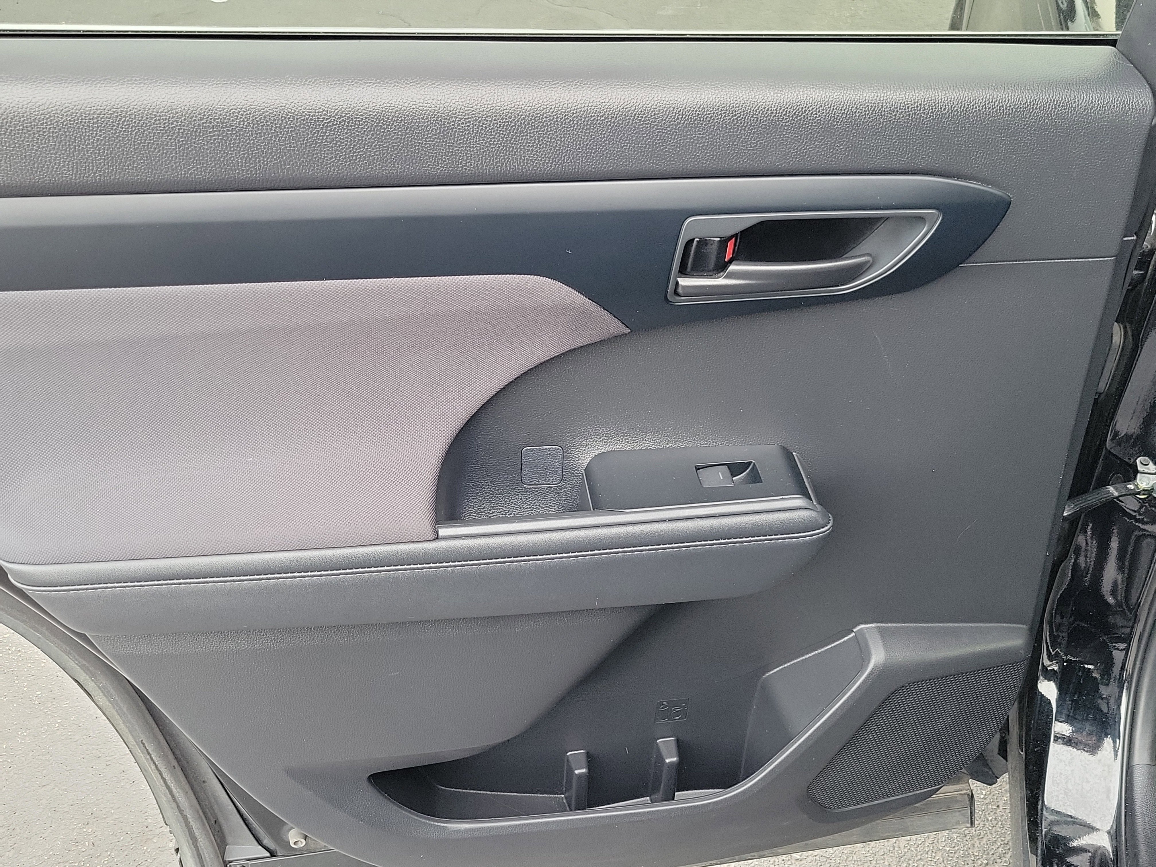 Certified 2024 Toyota Highlander LE image 15