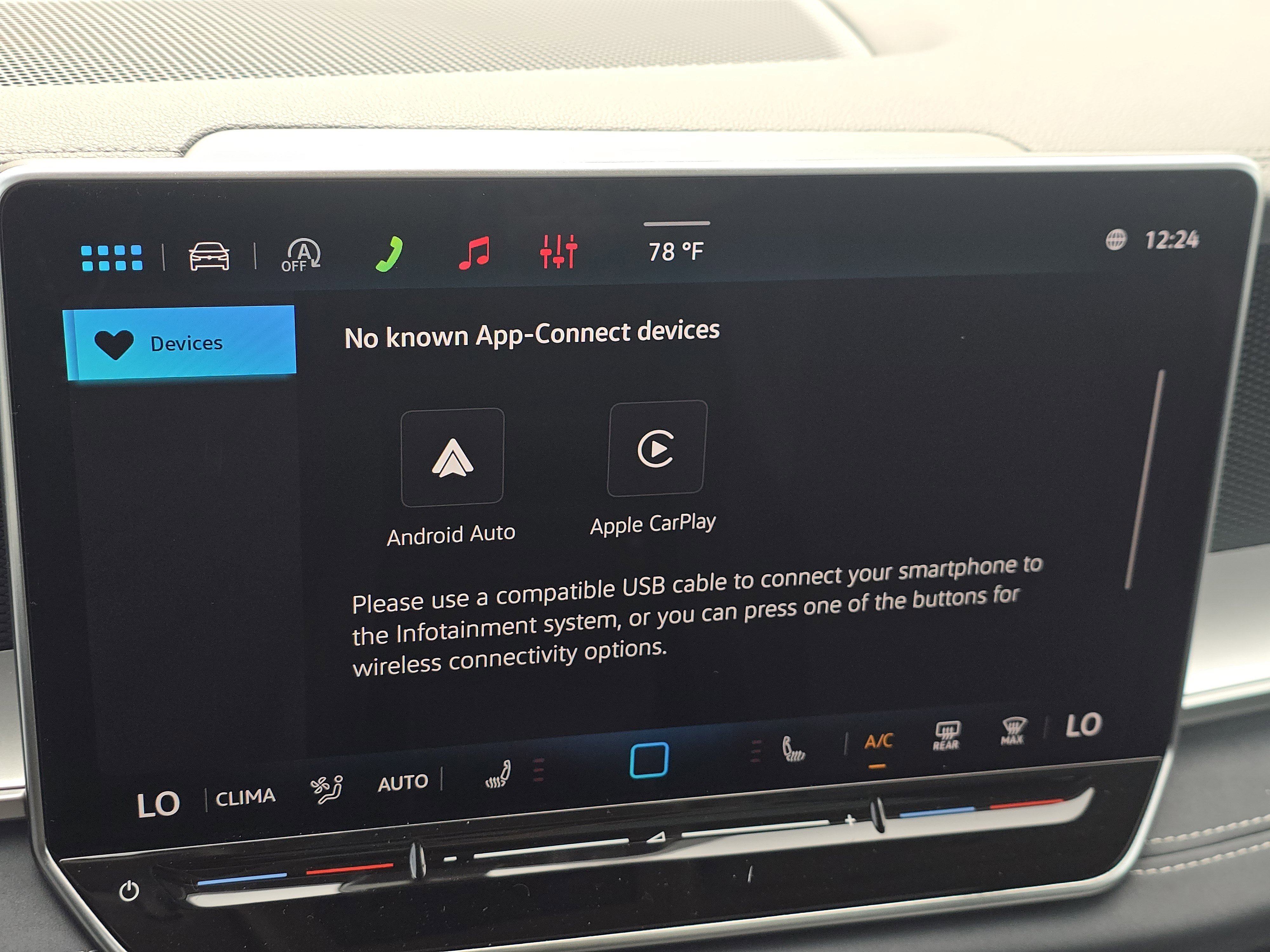 New 2026 Volkswagen Tiguan SE FWD image 12