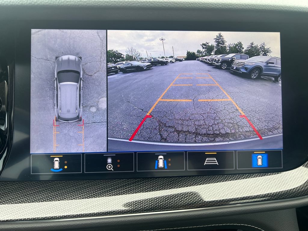 Used 2021 Buick Envision Essence w/ Technology Package I FWD image 25