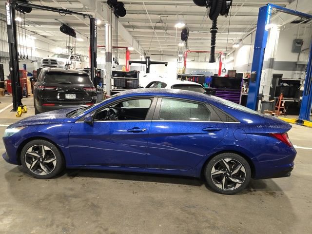 Used 2021 Hyundai Elantra SEL w/ Convenience + Premium Package image 8