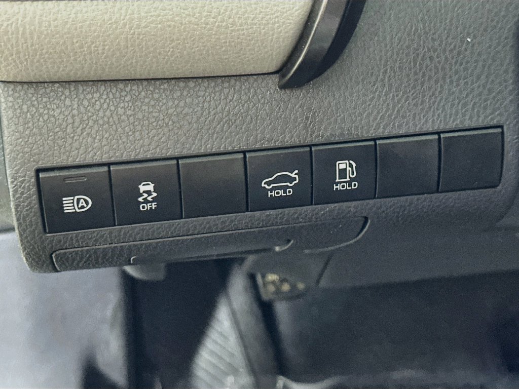 Used 2020 Toyota Camry LE FWD image 23
