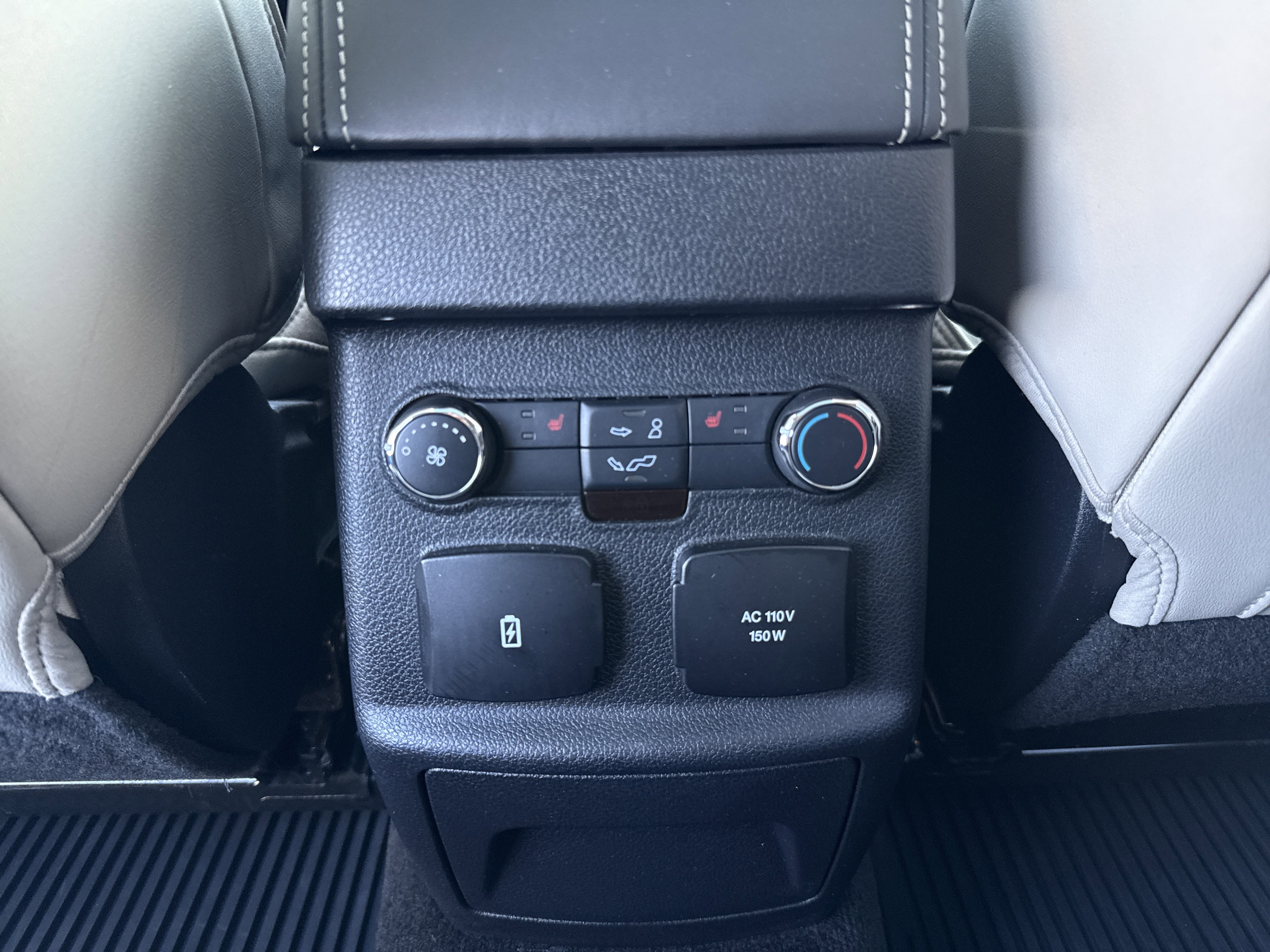 Used 2016 Ford Explorer Platinum image 27