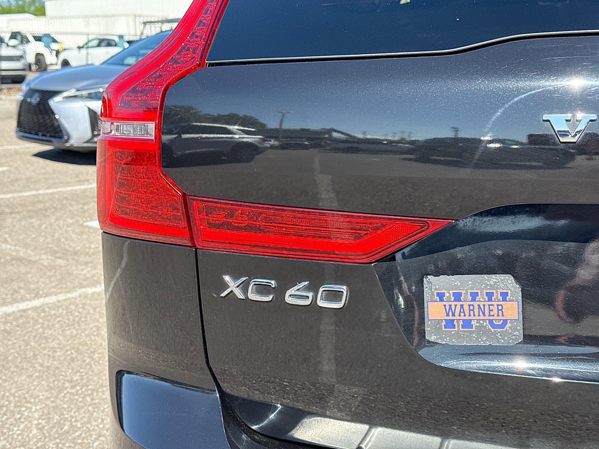 Used 2018 Volvo XC60 T6 R-Design w/ Convenience Package AWD/4WD image 10