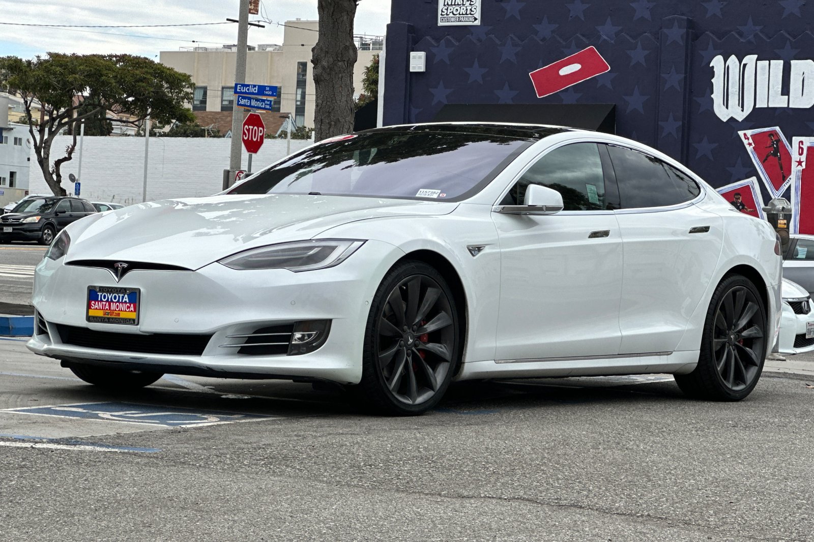 Used 2016 Tesla Model S 75D AWD/4WD image 8