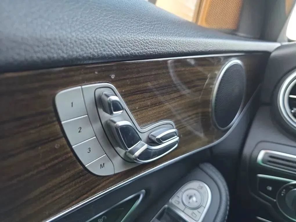 Used 2019 Mercedes-Benz C 300 Sedan image 23