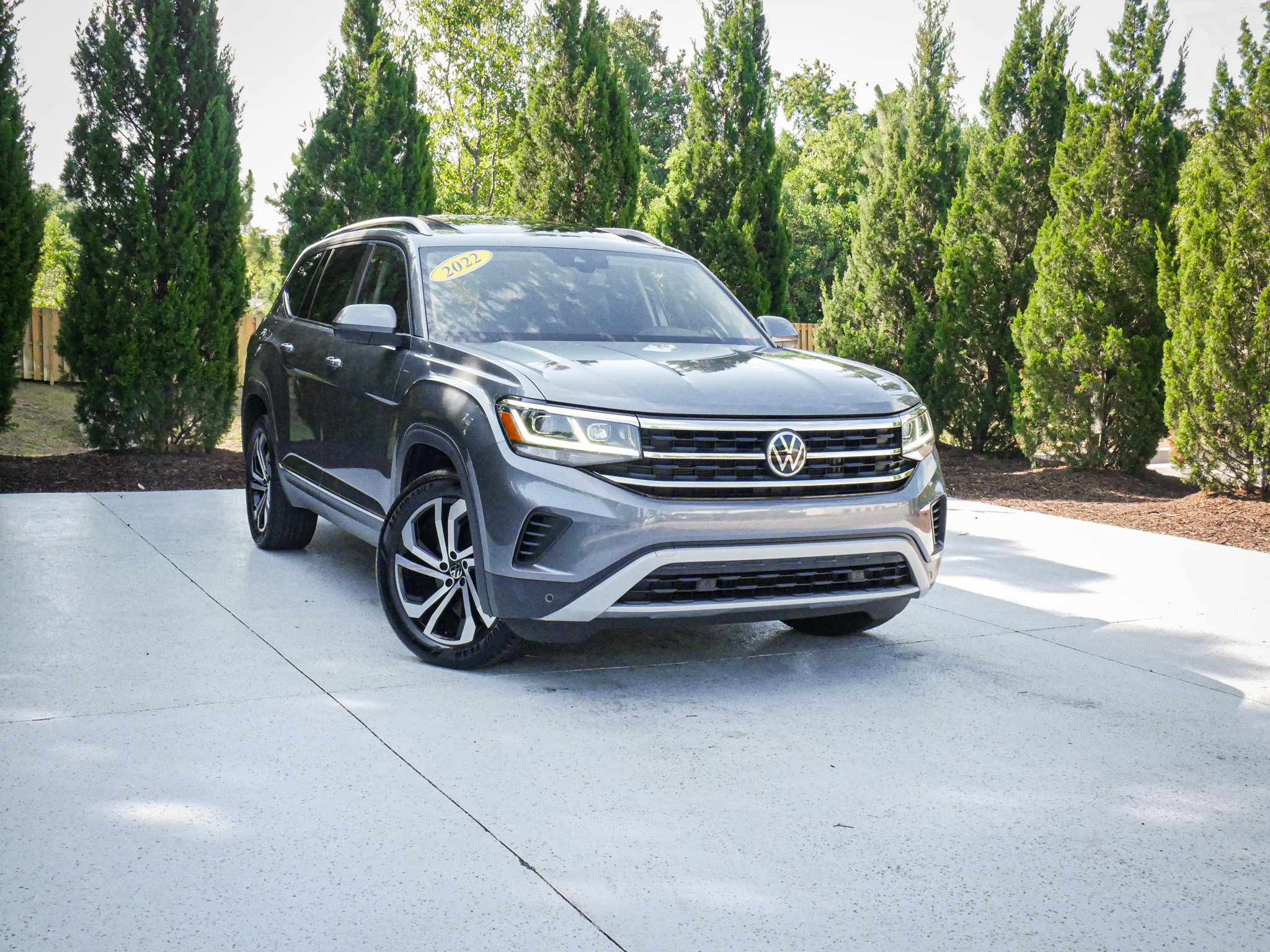Used 2022 Volkswagen Atlas SEL AWD/4WD image 2