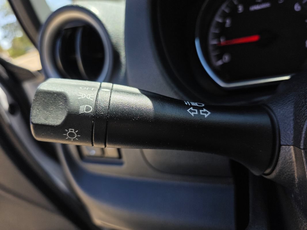 Used 2014 Nissan Versa Note SV FWD image 29