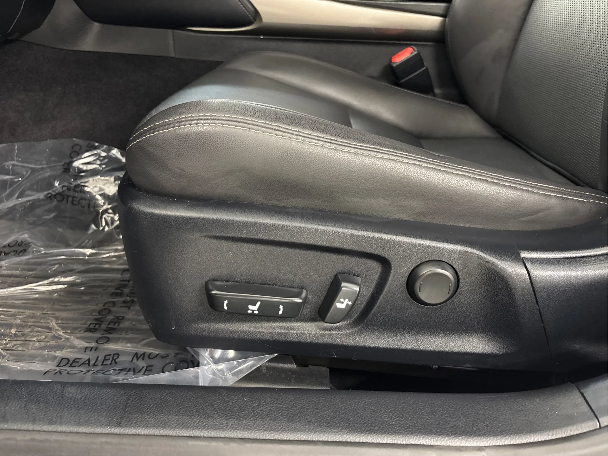 Used 2018 Lexus IS 300 AWD w/ Comfort Package image 24