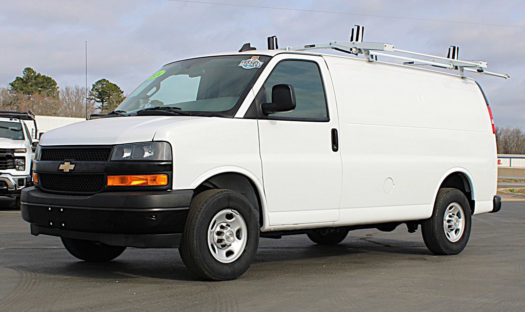 Used 2024 Chevrolet Express 2500 w/ Driver Convenience Package RWD image 2