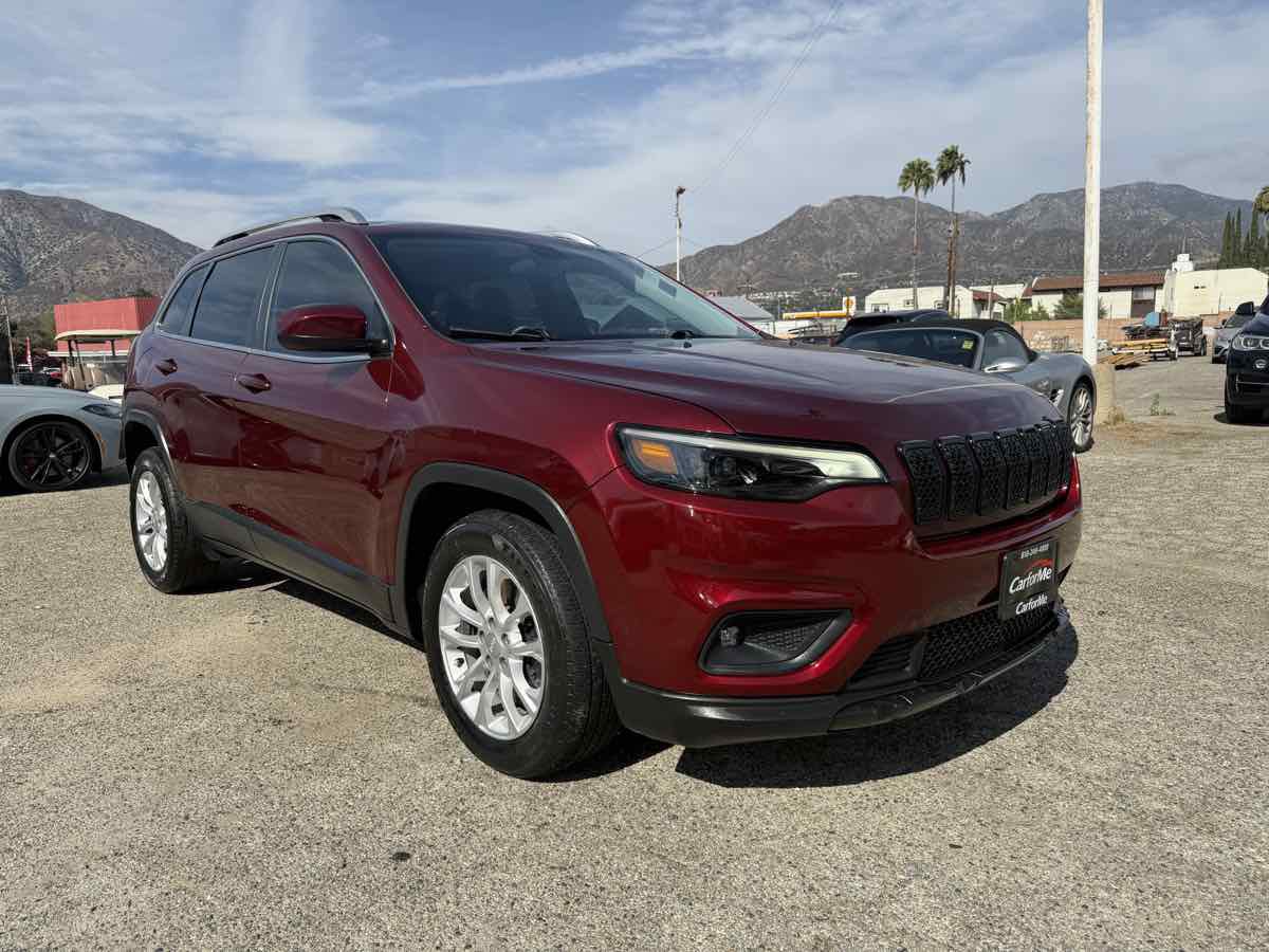 Used 2019 Jeep Cherokee Latitude w/ Popular Appearance Group FWD image 1