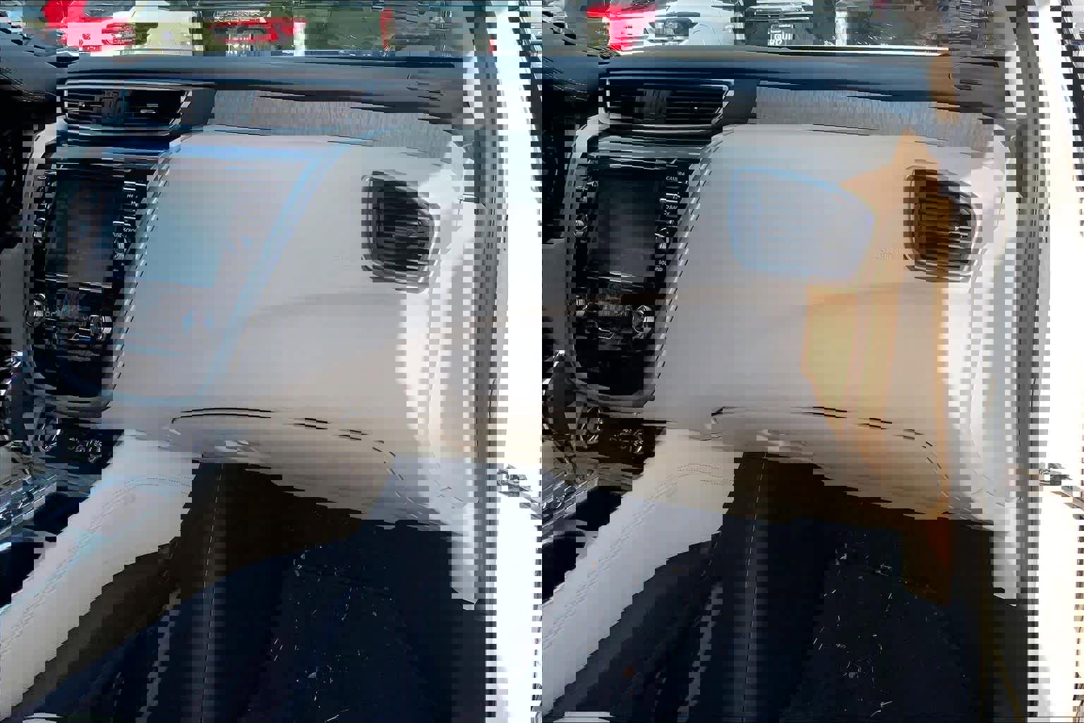 Used 2020 Nissan Murano SV w/ Premium Package image 19