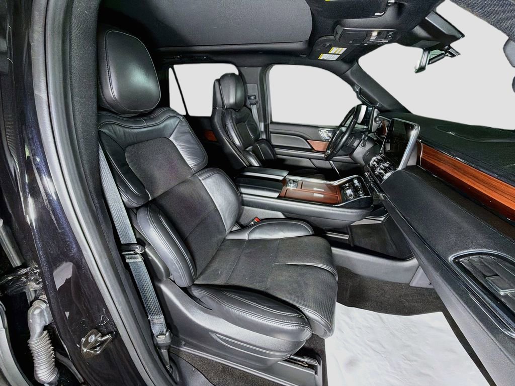 Used 2021 Lincoln Navigator L Reserve AWD/4WD image 33