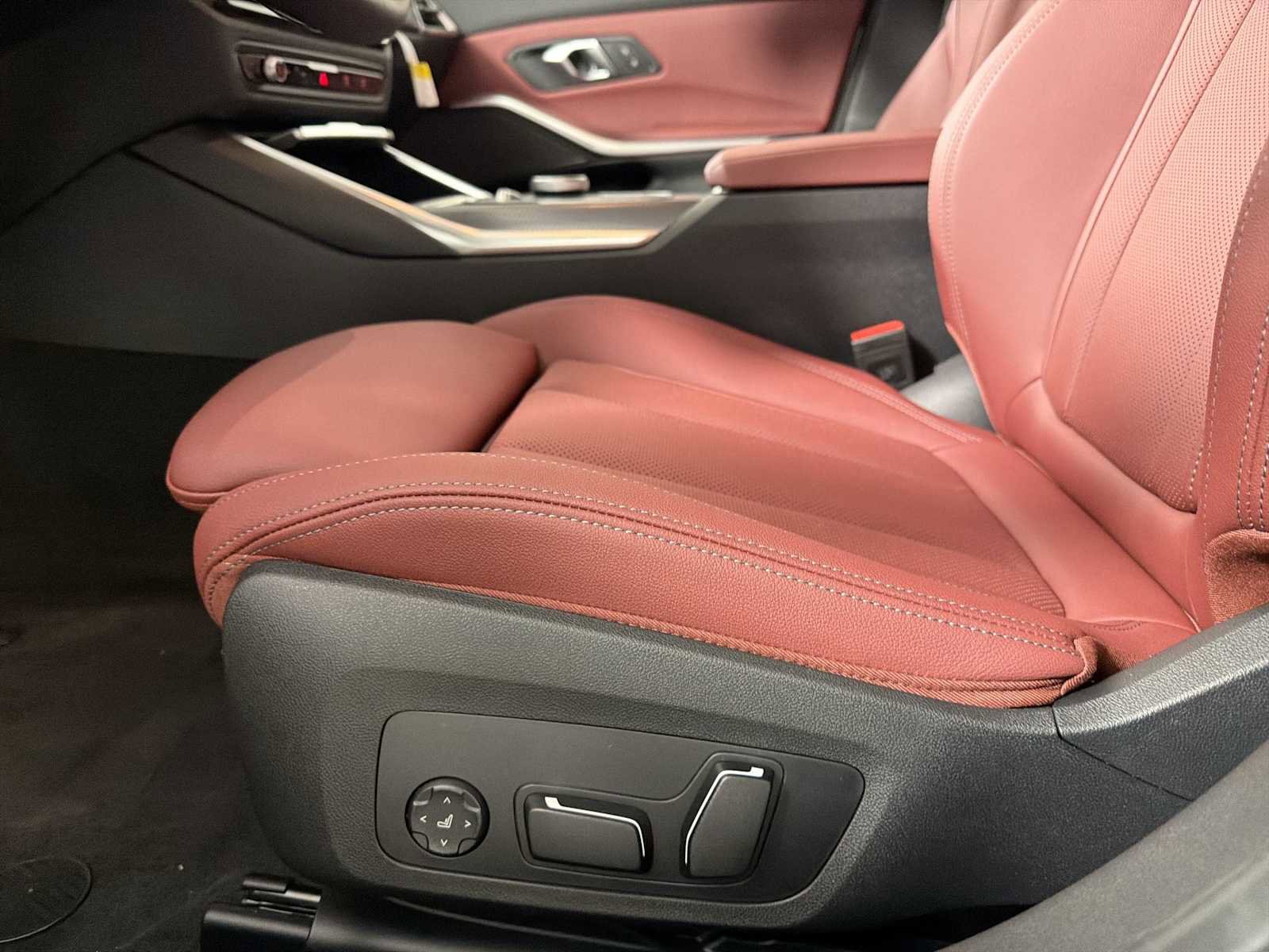 New 2026 BMW 330i xDrive Sedan w/ Premium Package AWD/4WD image 12