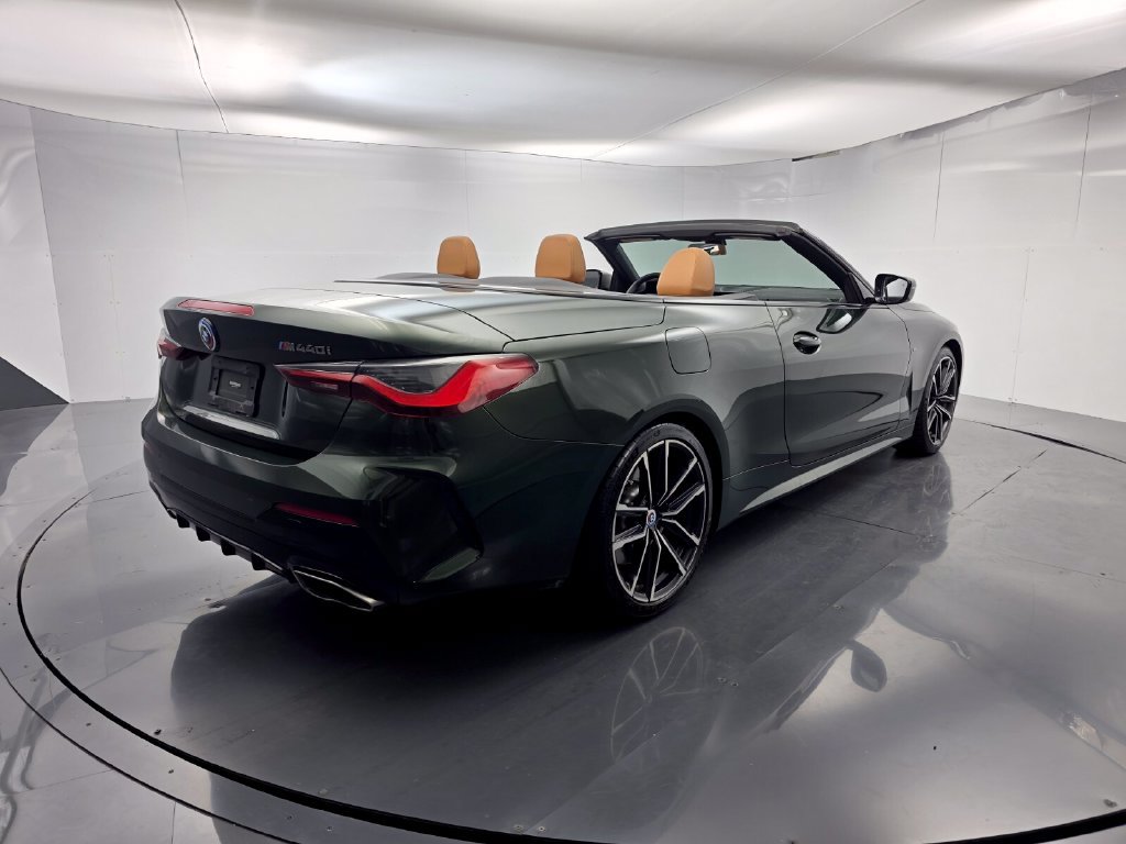 Used 2022 BMW M440i Convertible RWD image 4
