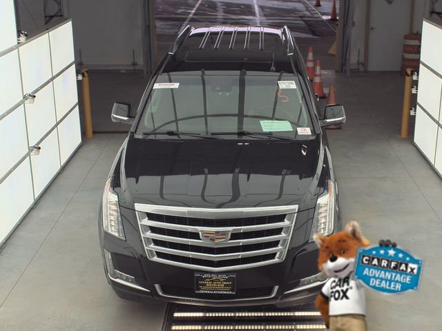 Used 2019 Cadillac Escalade Luxury image 3