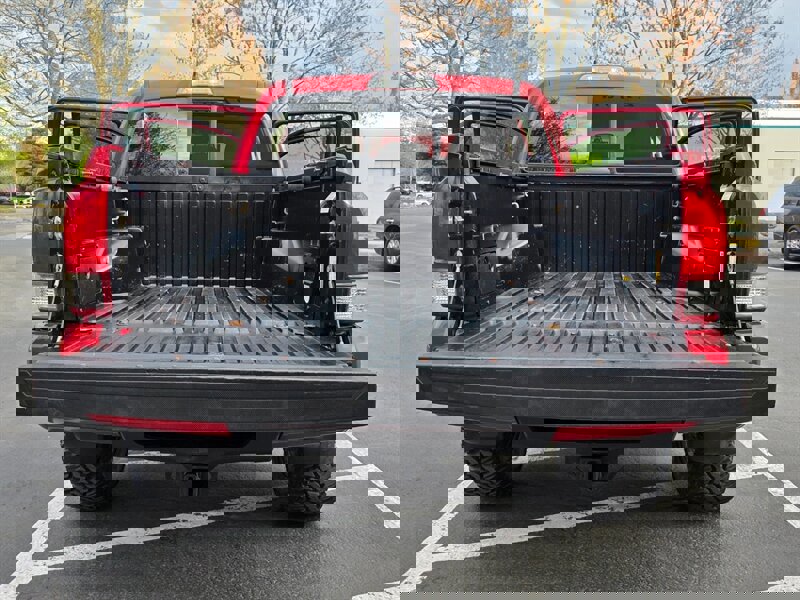 Used 2016 Toyota Tacoma TRD Off-Road w/ Premium & Technology Package AWD/4WD image 31