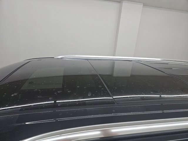 Used 2021 GMC Yukon Denali w/ Denali Premium Package image 2