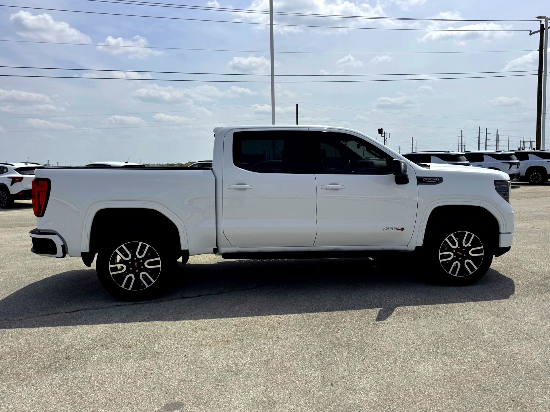 Used 2024 GMC Sierra 1500 AT4 w/ Technology Package AWD/4WD image 6