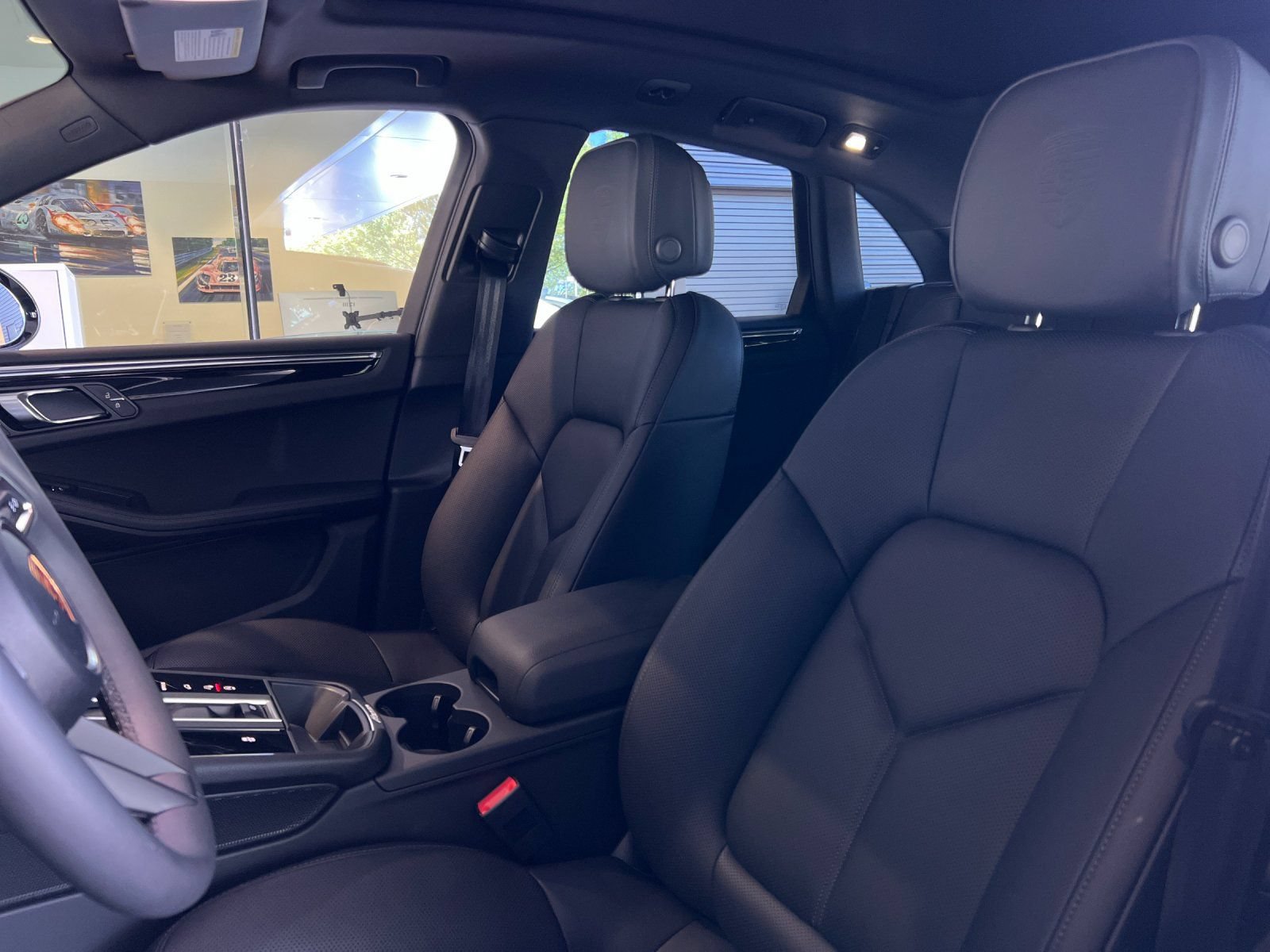 New 2026 Porsche Macan AWD/4WD image 5
