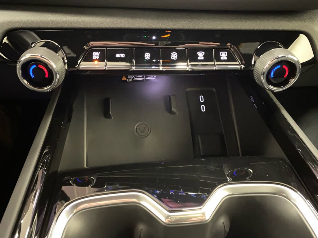 New 2025 Chevrolet Silverado EV LT image 20