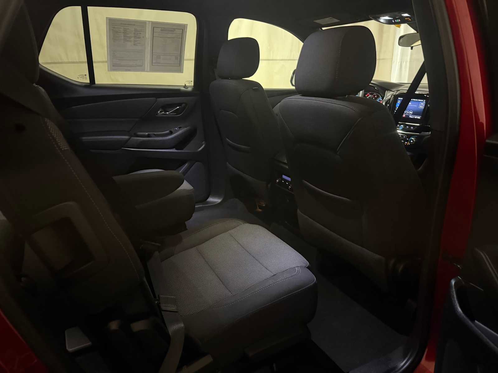 Used 2023 Chevrolet Traverse LT image 25