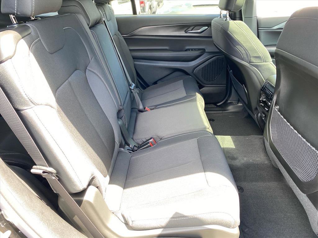 New 2026 Jeep Grand Cherokee L 4WD image 16