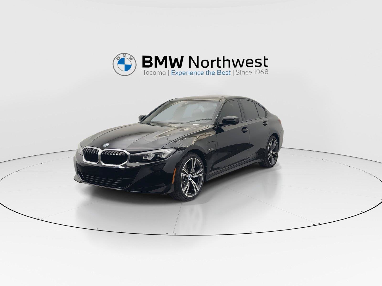 Used 2023 BMW 330e w/ Premium Package RWD image 9