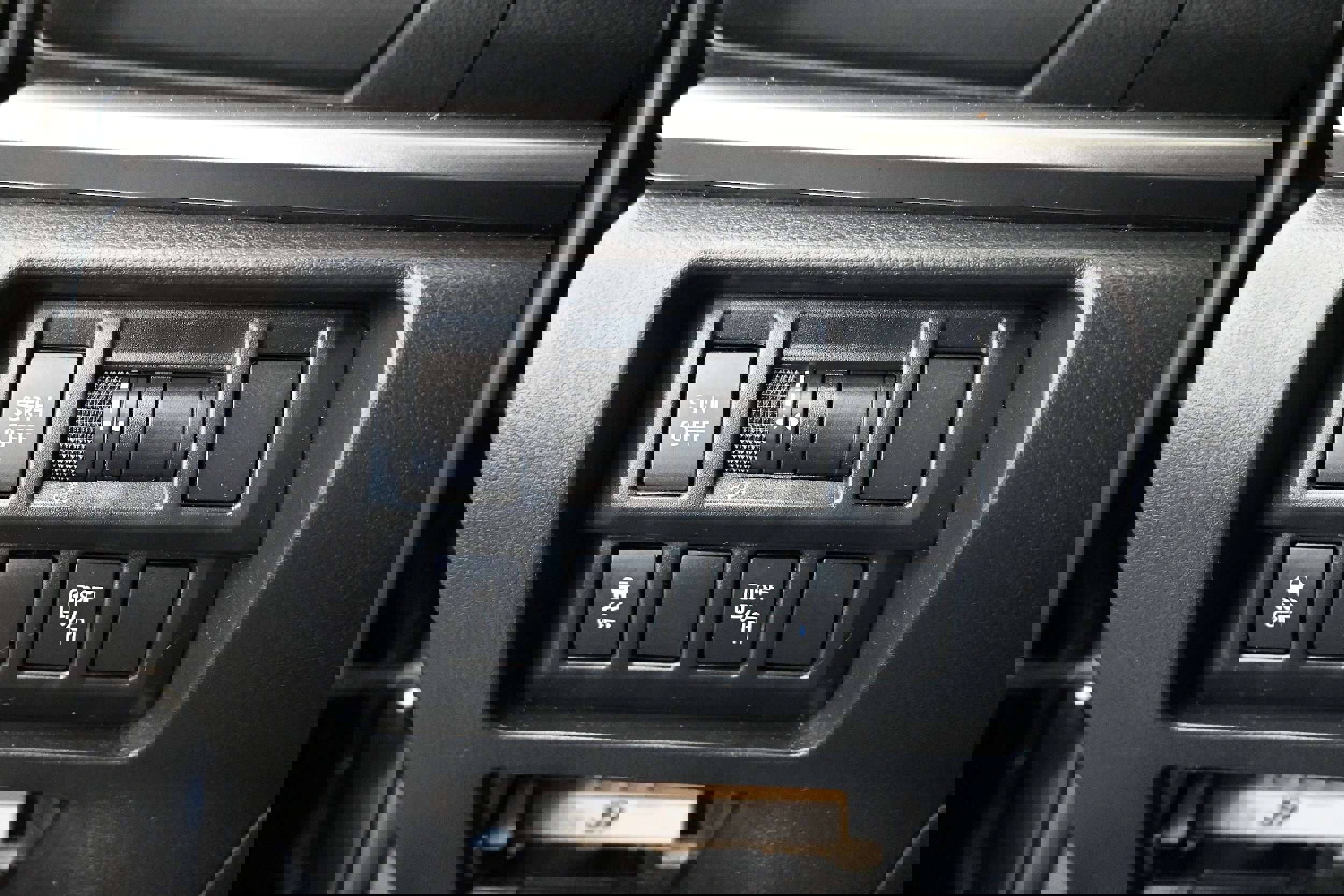 Used 2019 Subaru Crosstrek 2.0i Limited w/ Moonroof Package w/Navigation image 8