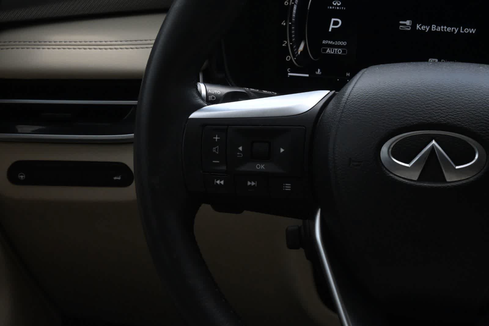 Certified 2023 INFINITI QX60 Luxe w/ Cargo Package AWD/4WD image 6