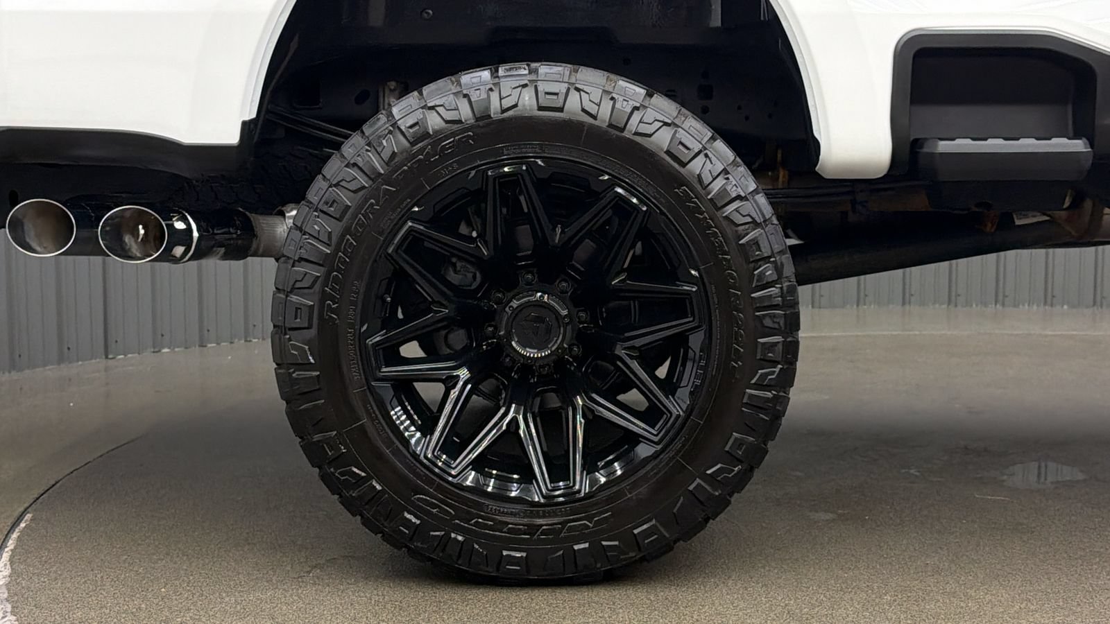 Used 2026 Ford F250 Platinum AWD/4WD image 11