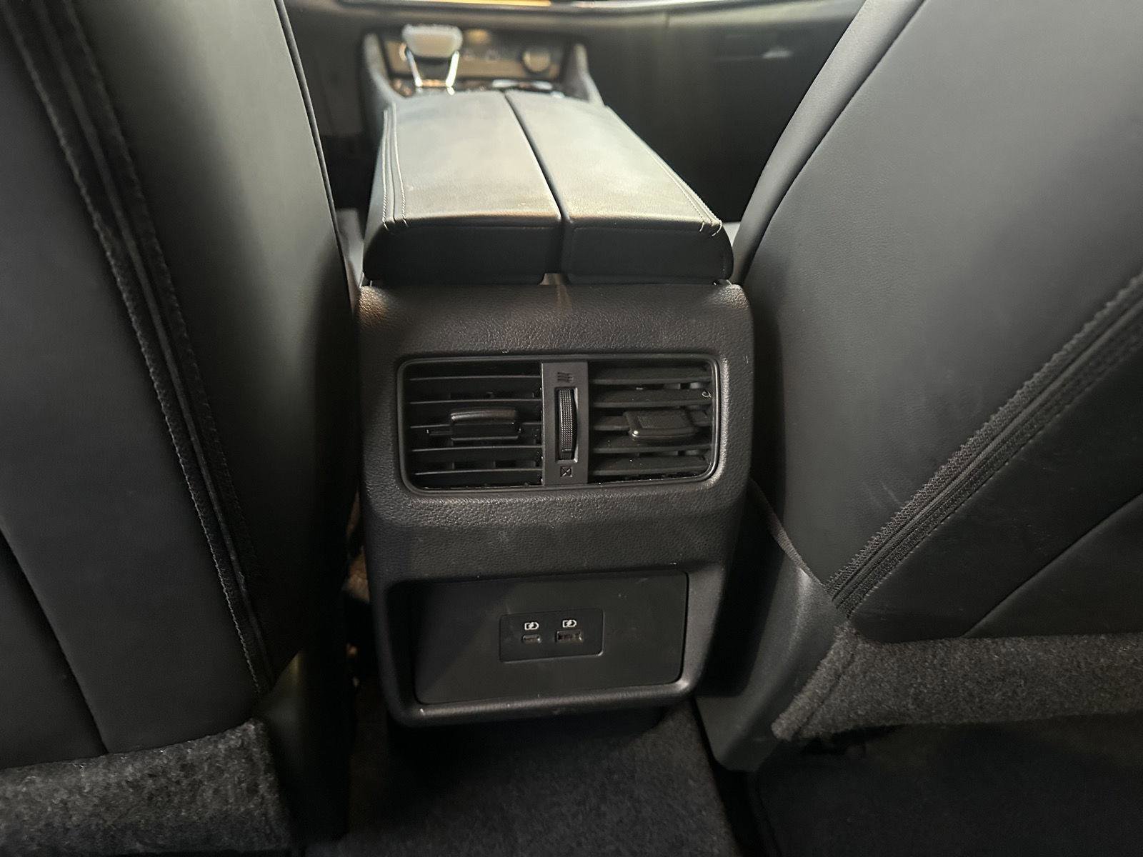 Used 2022 Nissan Rogue SV w/ SV Premium Package image 19