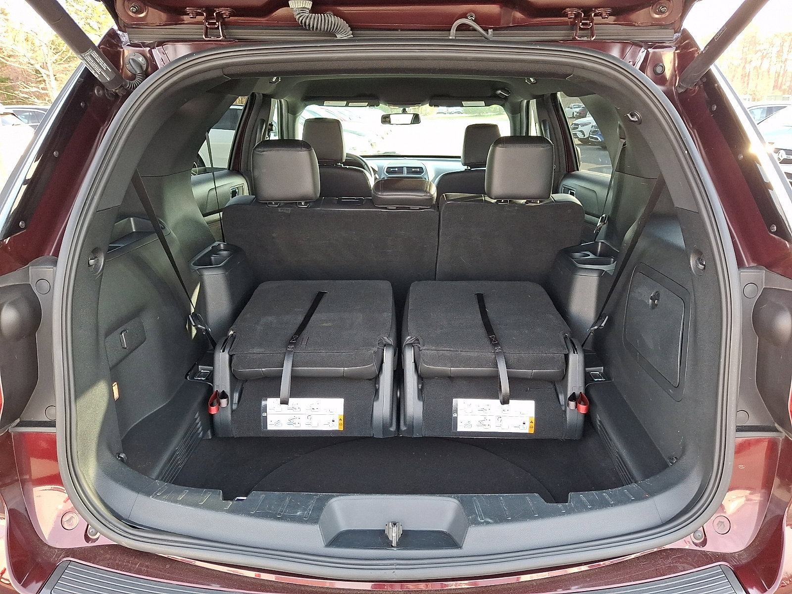 Used 2018 Ford Explorer XLT w/ Equipment Group 202A image 29