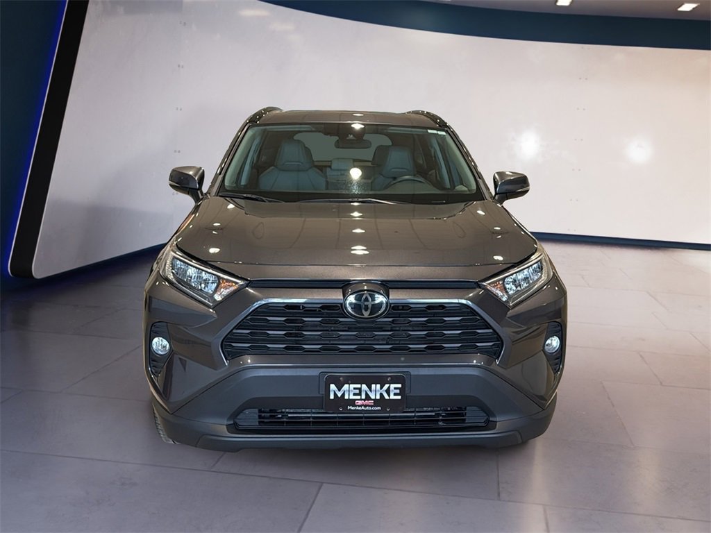 Used 2019 Toyota RAV4 XLE Premium image 2