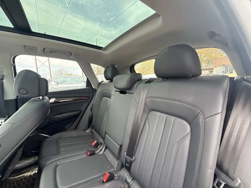 Used 2020 Audi Q5 2.0T Premium w/ Convenience Package AWD/4WD image 18