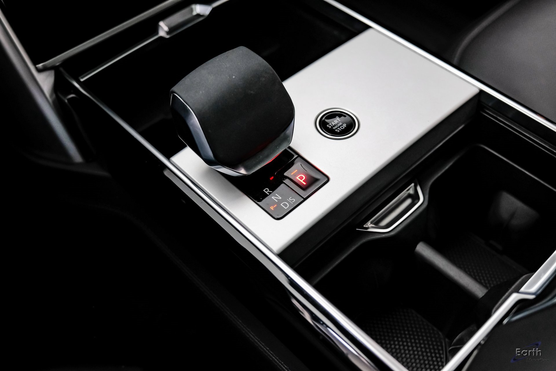 Used 2024 Land Rover Range Rover SE image 49