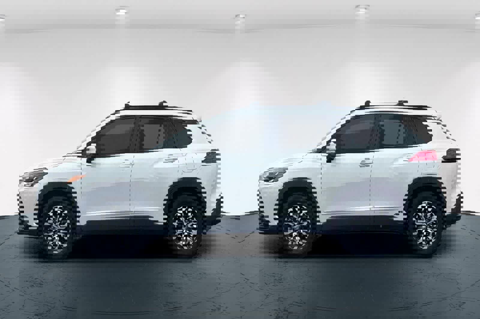 Used 2024 Toyota Corolla Cross SE AWD/4WD image 9